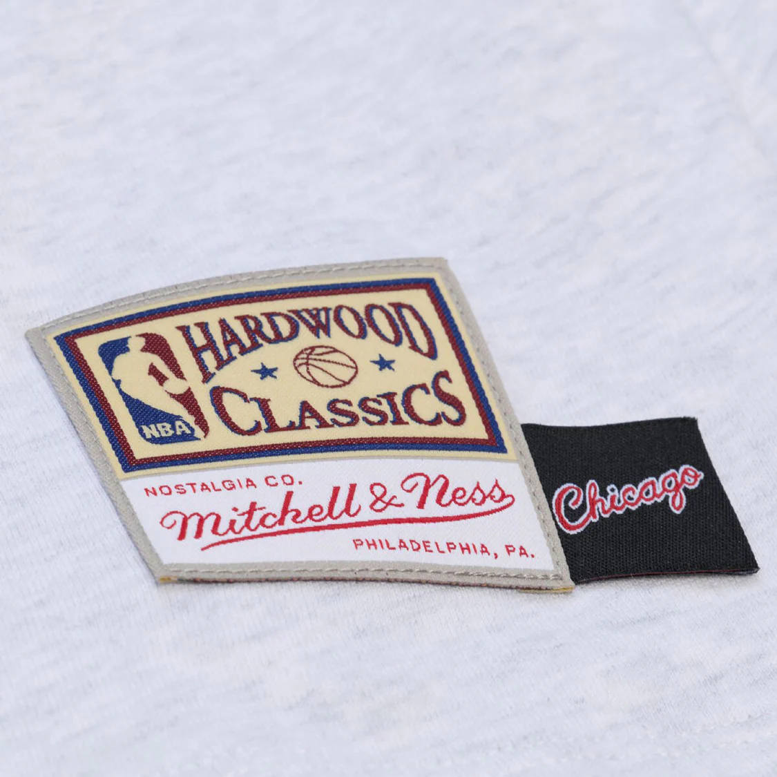 Ladies Chicago Bulls Mitchell & Ness Script Cropped T-Shirt - Image 5