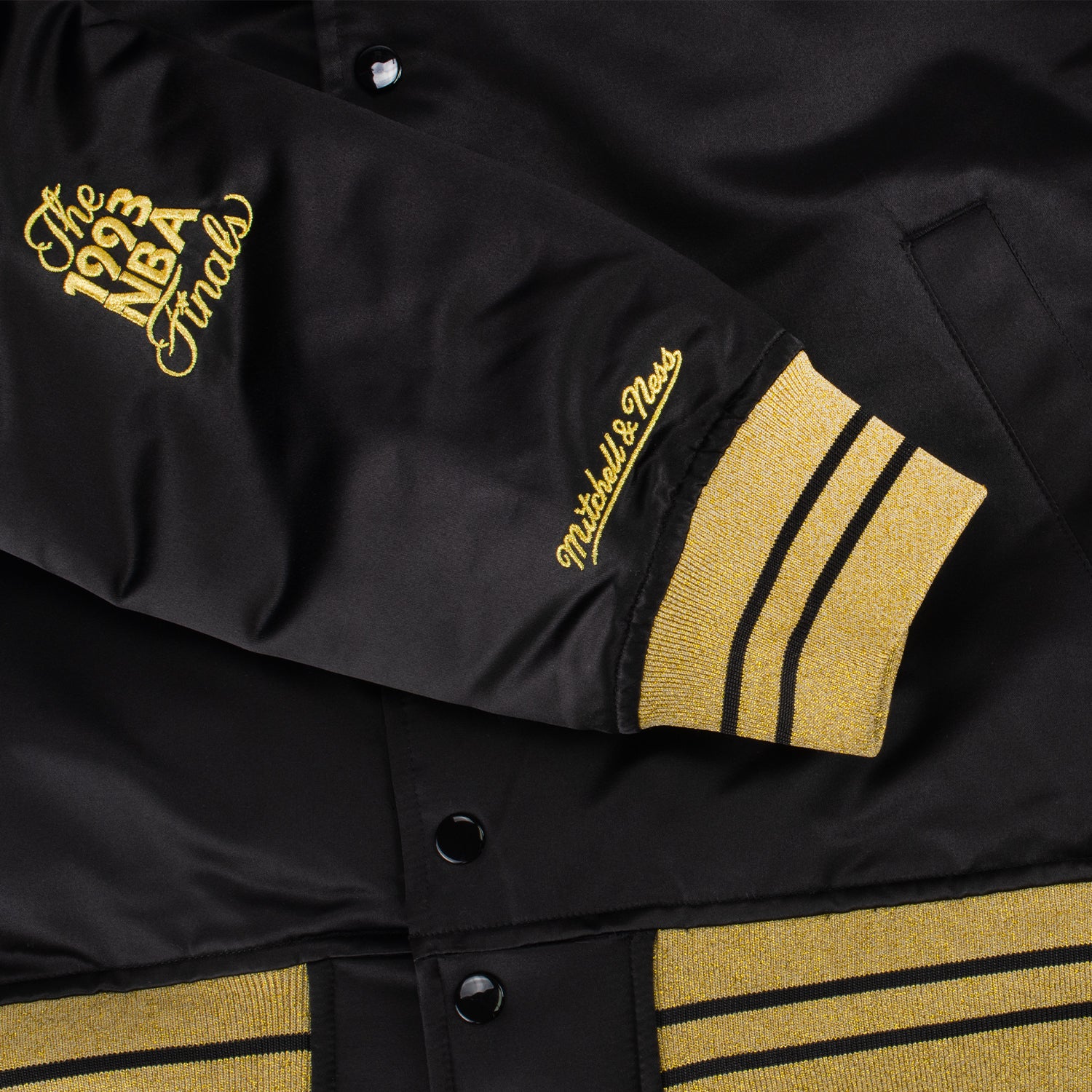Chicago Bulls Mitchell & Ness MVP Satin Jacket - Image 9