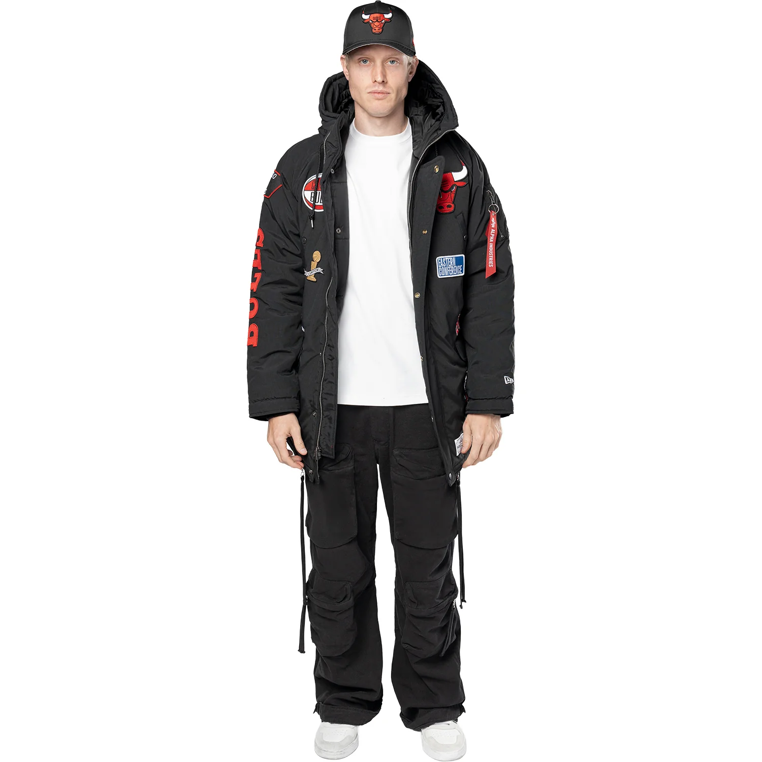Chicago Bulls New Era Alpha Industries Patch Parka Coat - Image 7