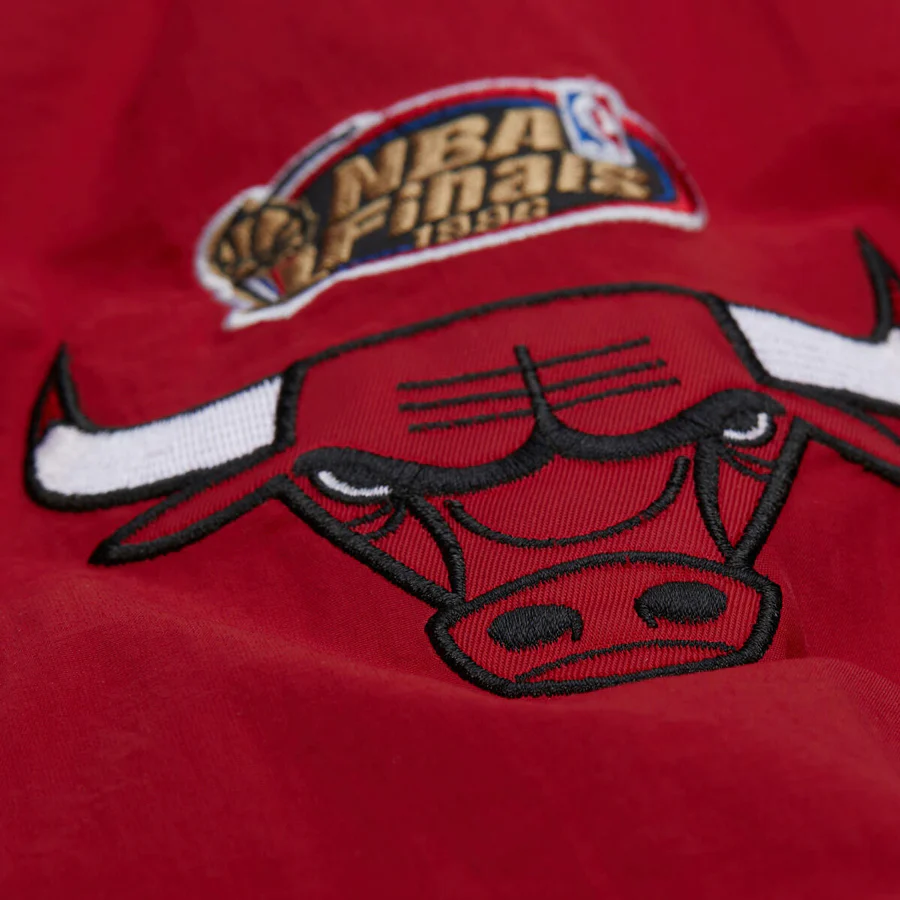 Chicago Bulls Mitchell & Ness V-Neck Scripted Pullover - Image 4
