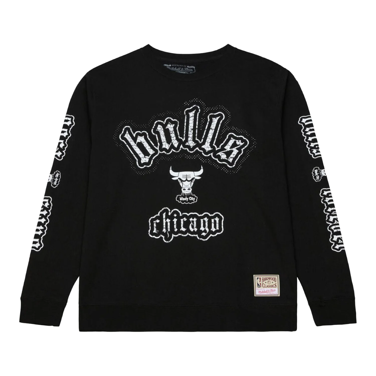 Chicago Bulls Mitchell & Ness Team Play Old English Crewneck Sweatshirt