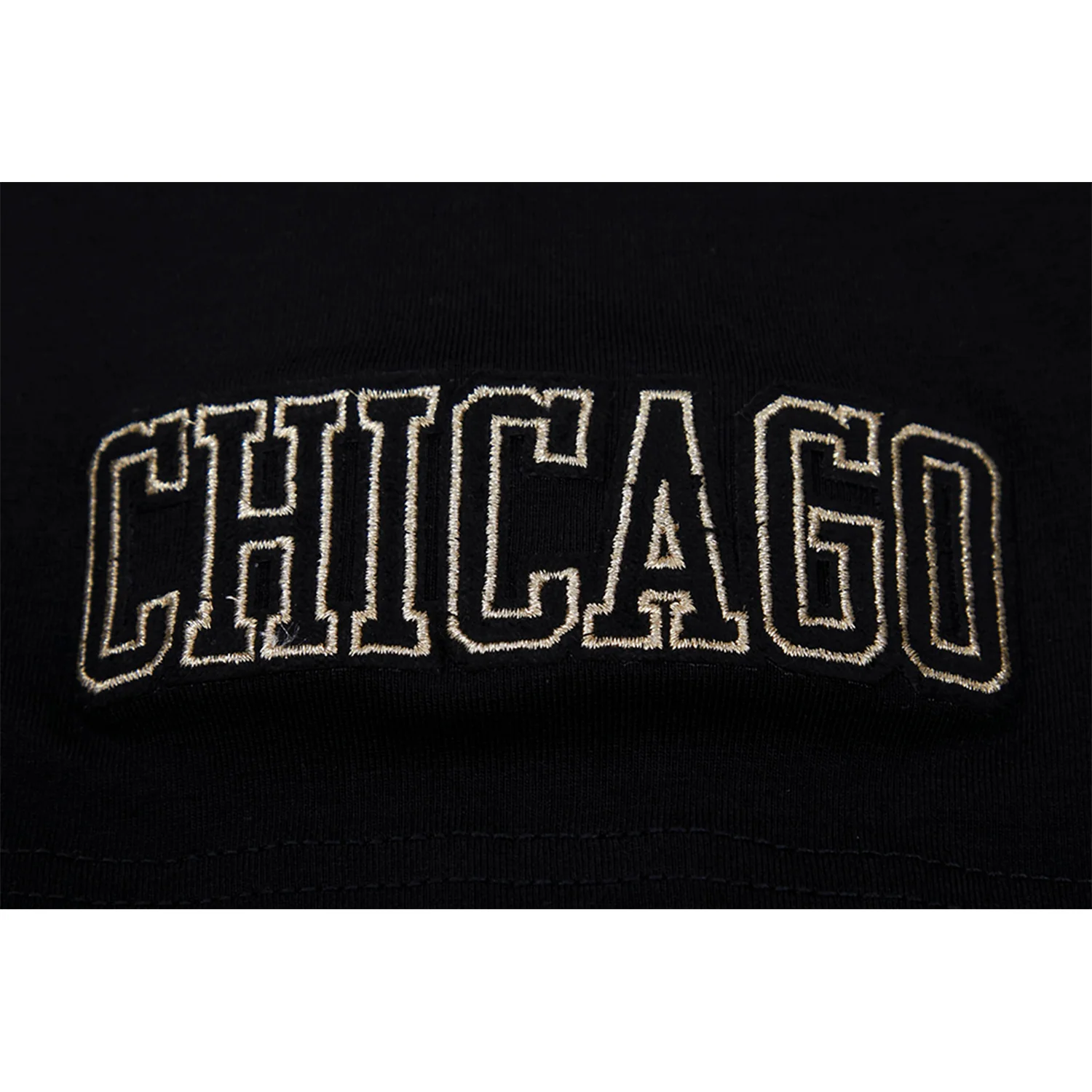 Chicago Bulls Pro Standard Gold Collection T-Shirt - Image 4