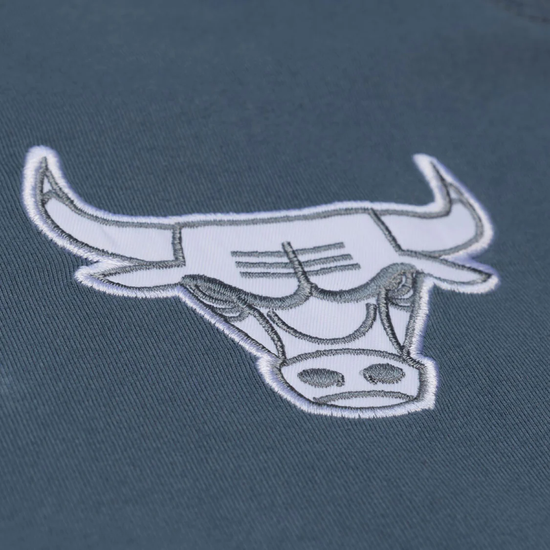 Chicago Bulls Mitchell & Ness Thunderstorm T-Shirt - Image 4